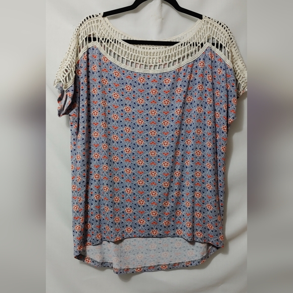 Le Lis Tops - Le Lis Çrocheted top  Size Med